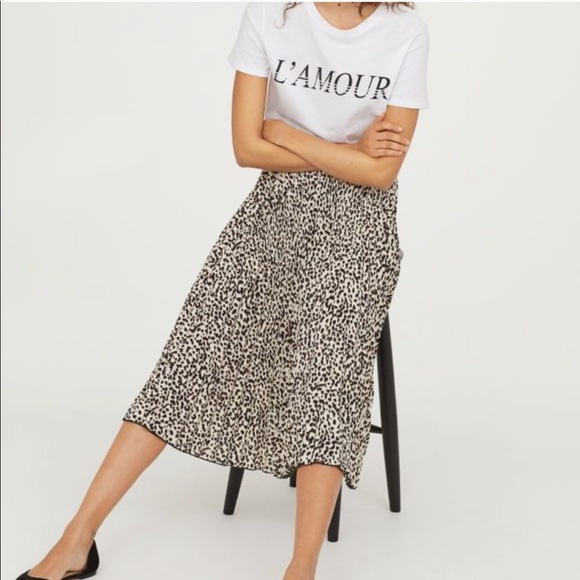 H M Skirts Hm Leopard Cheetah Animal Pleated Midi Skirt 8 Poshmark